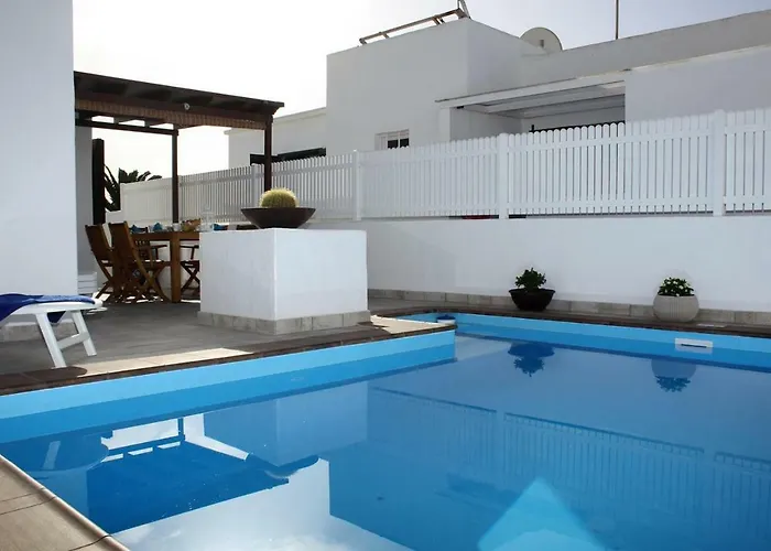 Roses * Πουέρτο Ντελ Κάρμεν