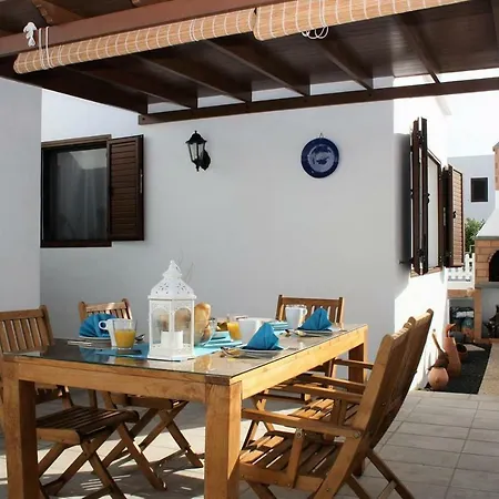 Roses فيلة بويرتو ذيل كارمين